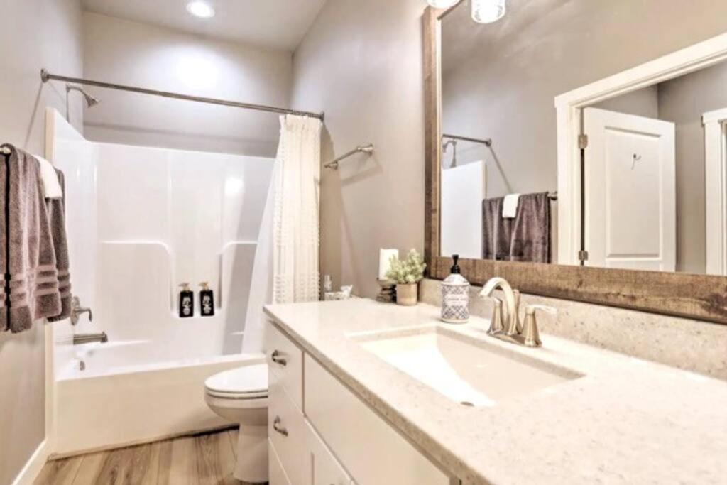New! Cozy & Modern Spearfish Home Near Downtown! Extérieur photo